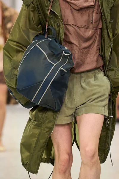 Look 123